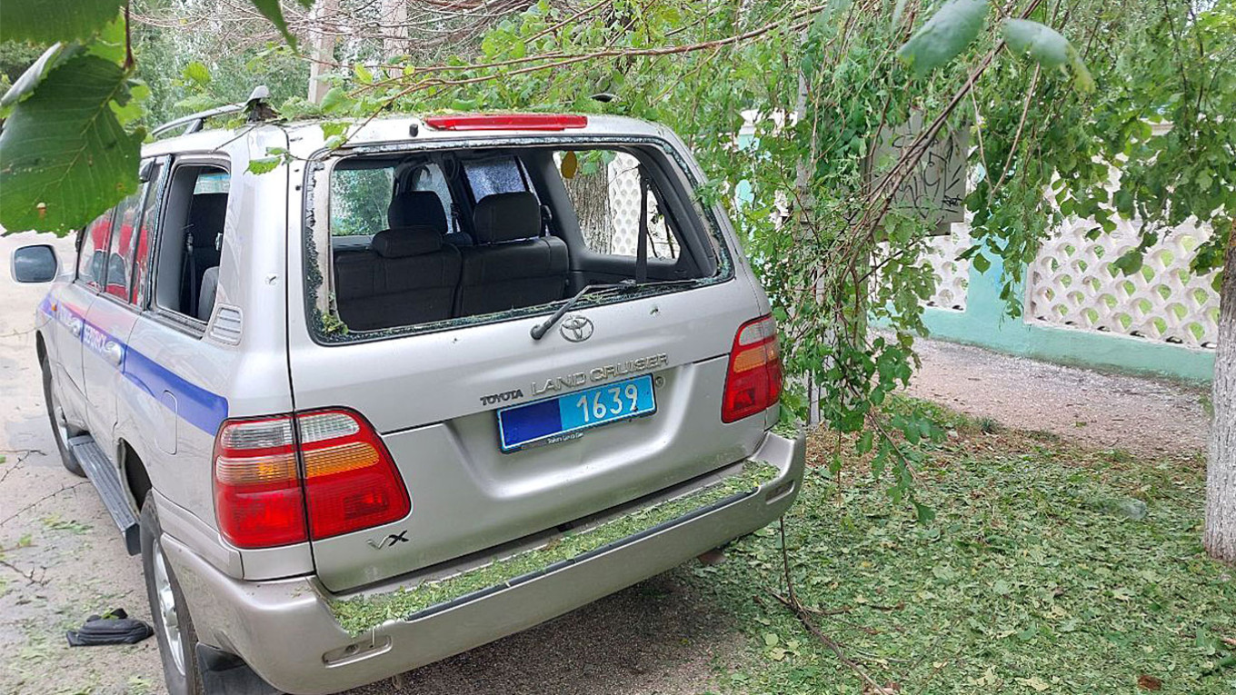 
					The car of traffic police officer Alexander Kolesnikov in Berdyansk after the explosion.					 					t.me/glava_brd				