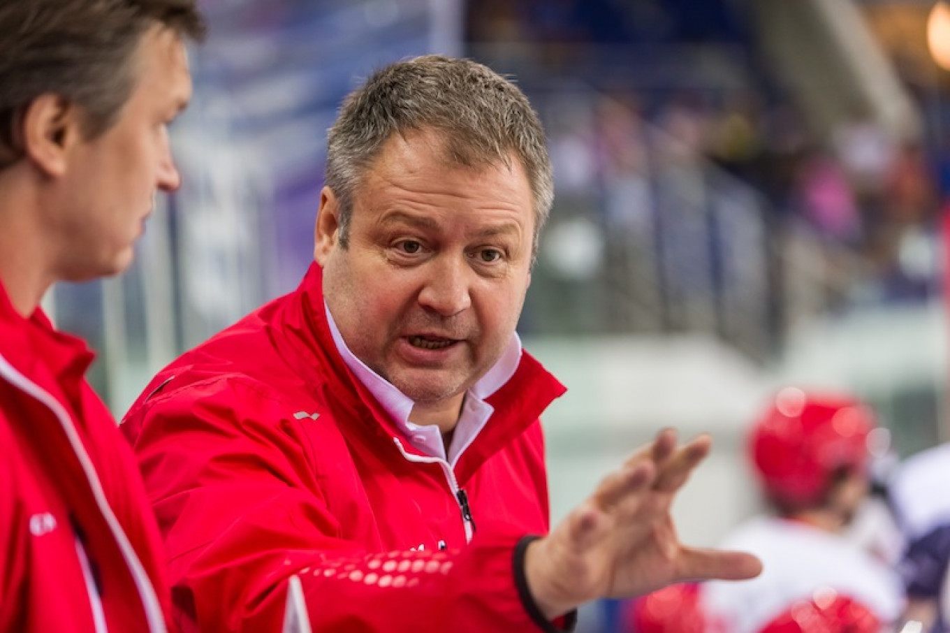 
					Red Star coach Vladimir Yurzinov.					 					HC Kunlun Red Star				