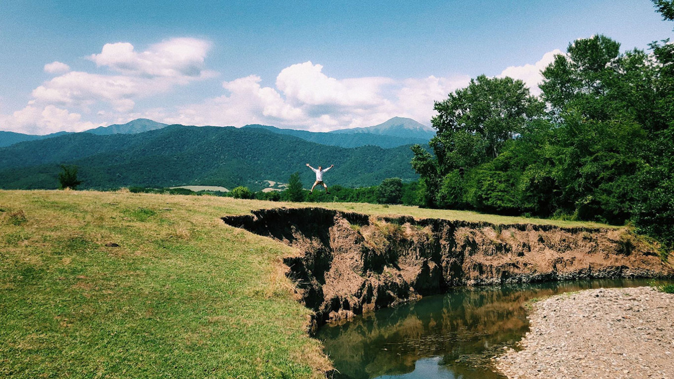 Pengusaha Rusia Ivan Mitin membeli 27 hektar tanah di Kakheti, kawasan indah di Georgia timur.  Château Chapiteau / facebook