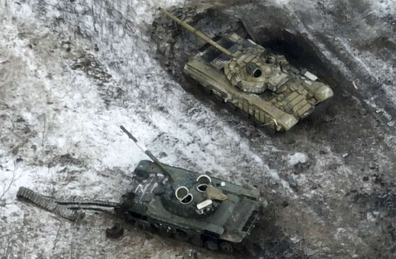
					Destroyed Russian tanks					 					@OSINTua / twitter				