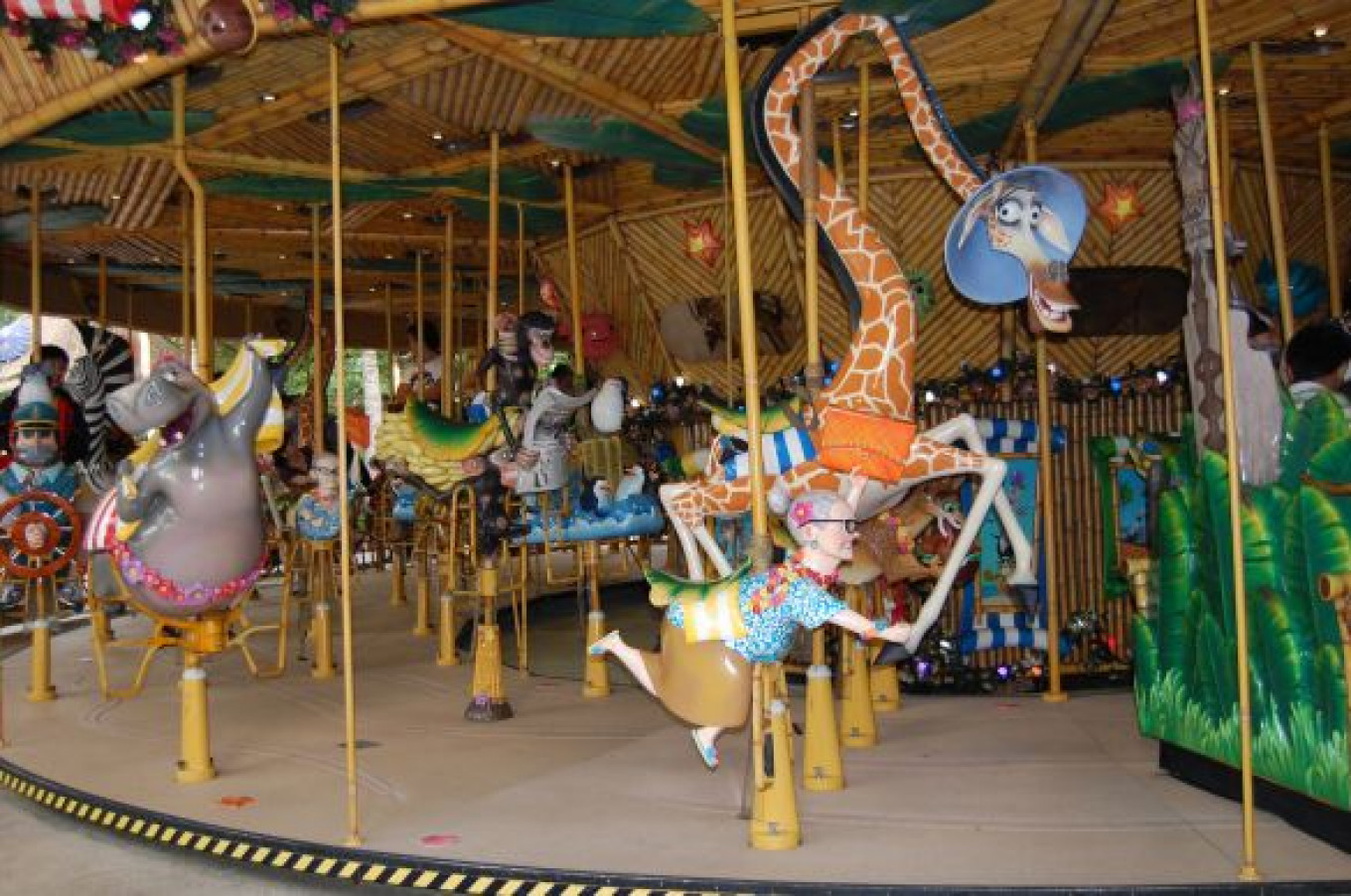 DreamWorks Battles NBCUniversal for ThemePark Title