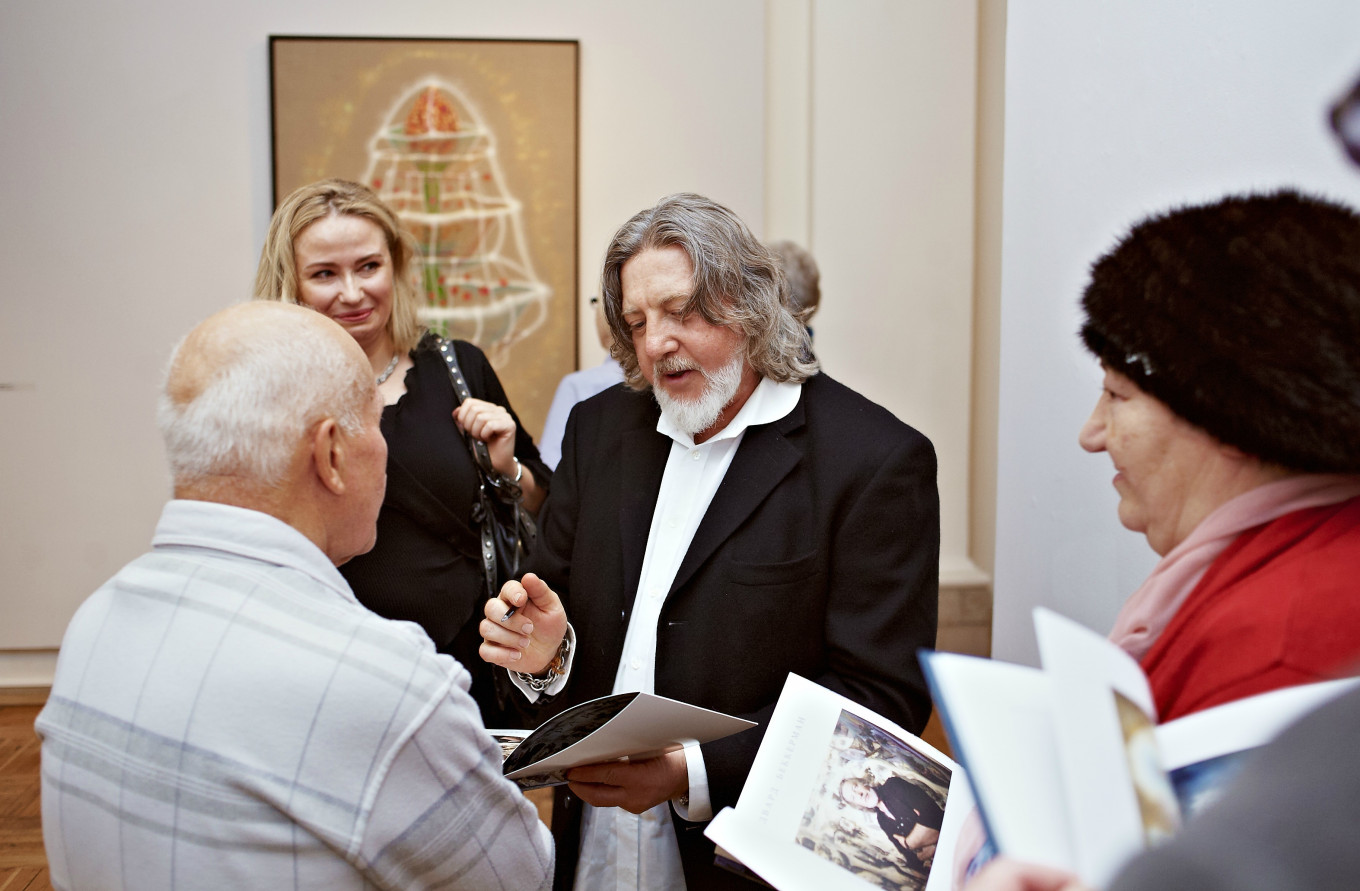 
					Edward Bekkerman at the official opening at the Stroganov Palace in St. Petersburg					 					Courtesy of Russian Museum				