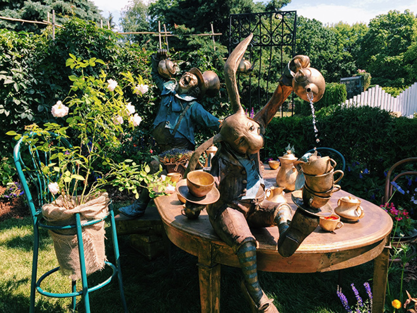 
					Alice's Magic Garden awaits visitors who find their way through a maze.					 									