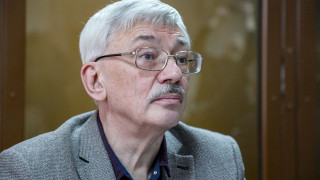 'Russia Will Emerge From the Darkness': Memorial Co-Chair Orlov's Final Word in Court - Vimarsana News