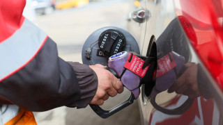 themoscowtimes.com - Russian Gas Stations Begin Easing Purchase Limits as Officials Say Fuel Market Shows Signs of 'Stabilization'
