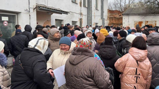 themoscowtimes.com - Displaced Kursk Residents Protest End of State Support Payments
