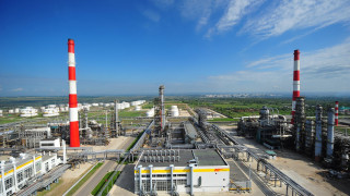 themoscowtimes.com - Russia's Syzran Oil Refinery Targeted in Overnight Ukrainian Drone Strike - Reports