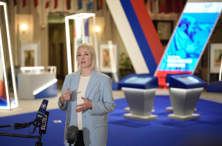 Pro-Peace Putin Challenger Blocked From Ballot - Vimarsana News