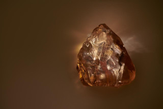 themoscowtimes.com - Alrosa Discovers Russia's 'Largest-Ever' Diamond as Mir Mine Reopens