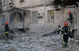 Ukraine Vows Retaliation to Deadly Odesa Strikes - Vimarsana News