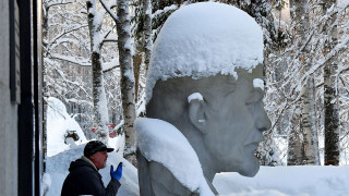 100 Years After Death, Lenin Lives On for Some Russians - Vimarsana News