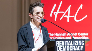 Russia Opens Criminal Case Against Journalist Masha Gessen Over 'Fake News' On Ukraine War - Vimarsana News