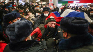 Chaos as Kremlin Critic Navalny Comes Home - The Moscow Times - Vimarsana News