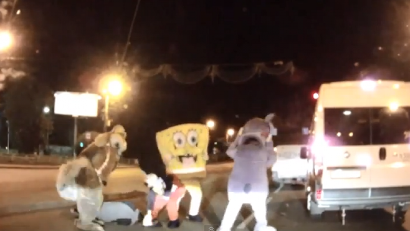 Spongebob mickey mouse road rage russia
