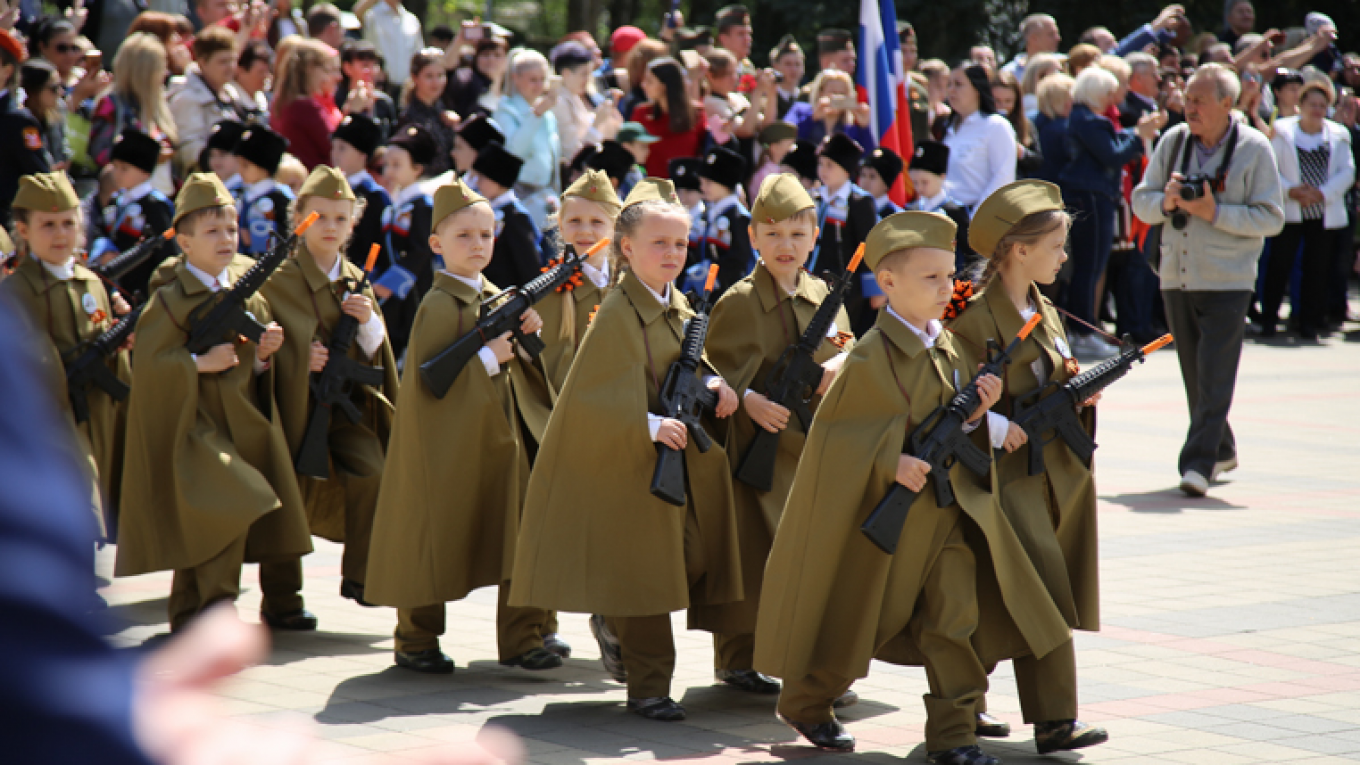 Russian Preschoolers' Victory Day March Stirs Outrage - The Moscow