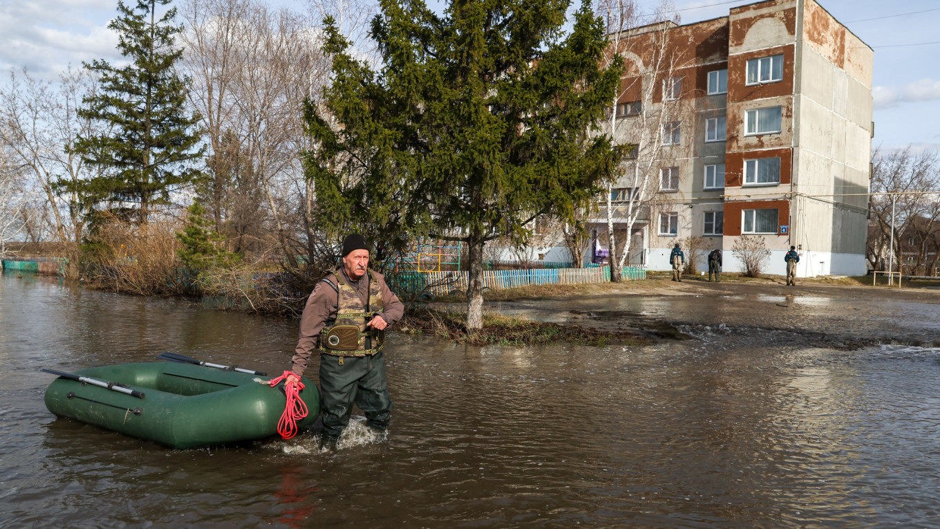 What's Causing Russia's Record Floods?