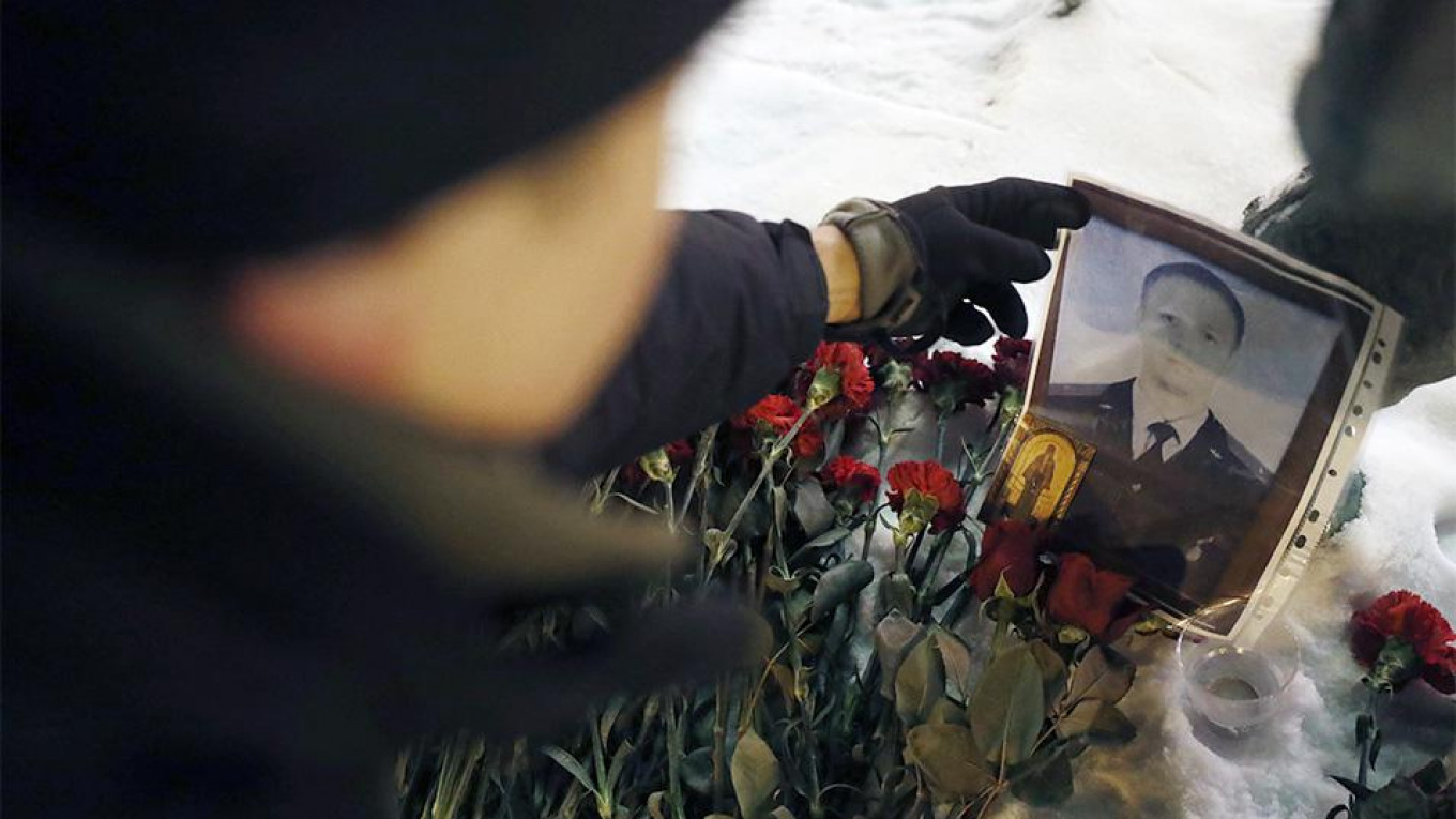 Похоронить на родине. Похороны лётчика Филлипова. Тело погибшего летчика Филиппова.