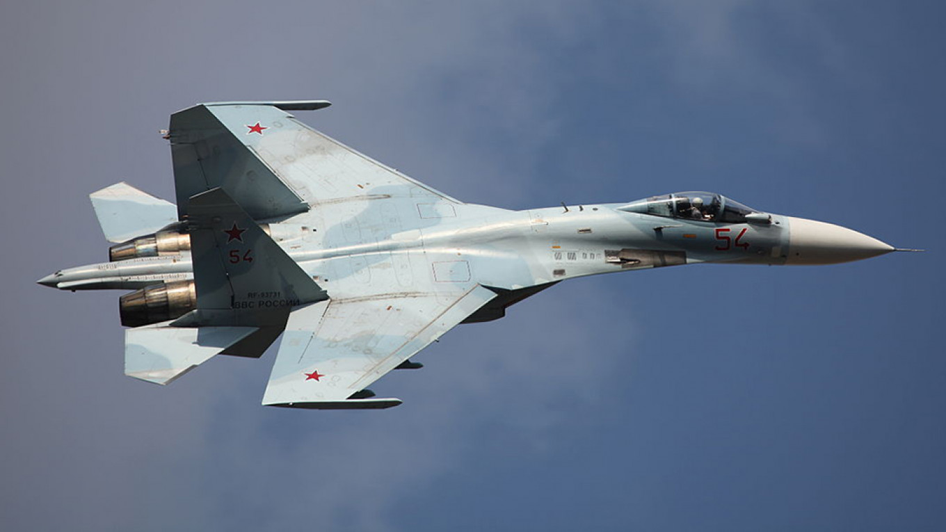 Why are Russian Flanker (Su-27, 30, 32, 35) fighter jets so huge