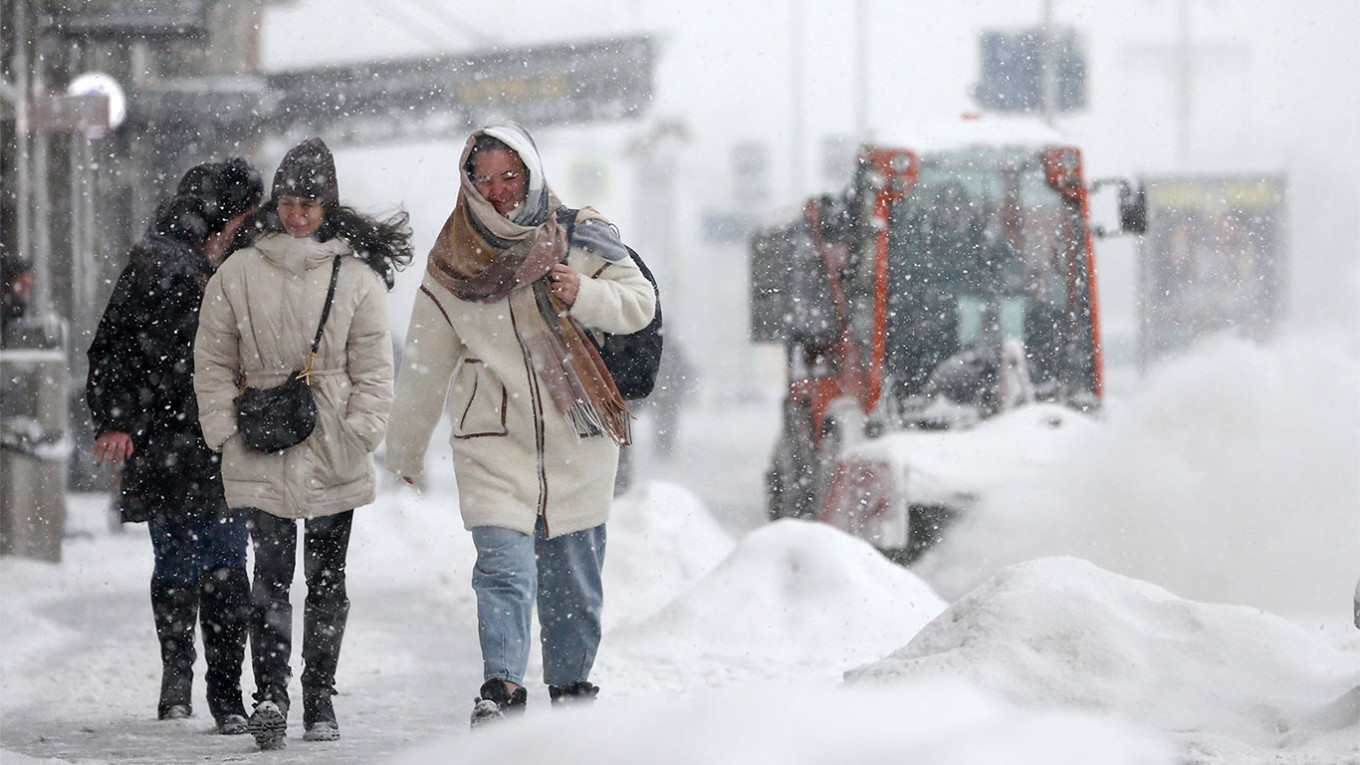Moscow Shatters Daily Record Snowfall - The Moscow Times