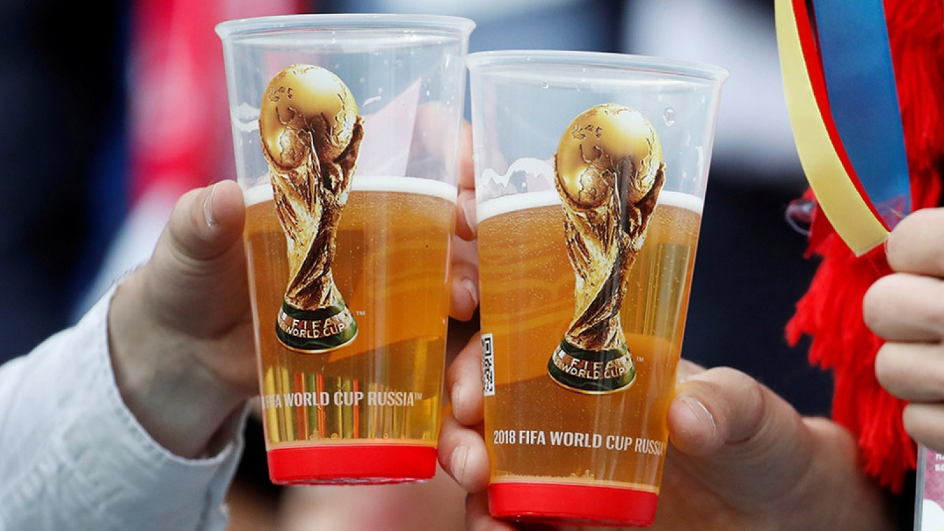 Details about   1 ps Beer glass Football fan Russia Russia The world Cup 