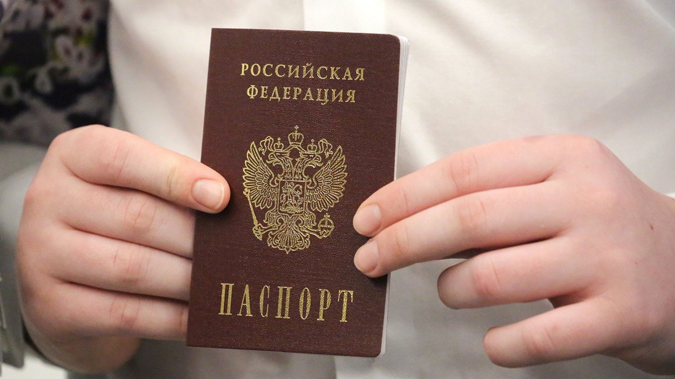 Russia Simplifies Citizenship for Ukrainians in Captured Territories - The  Moscow Times