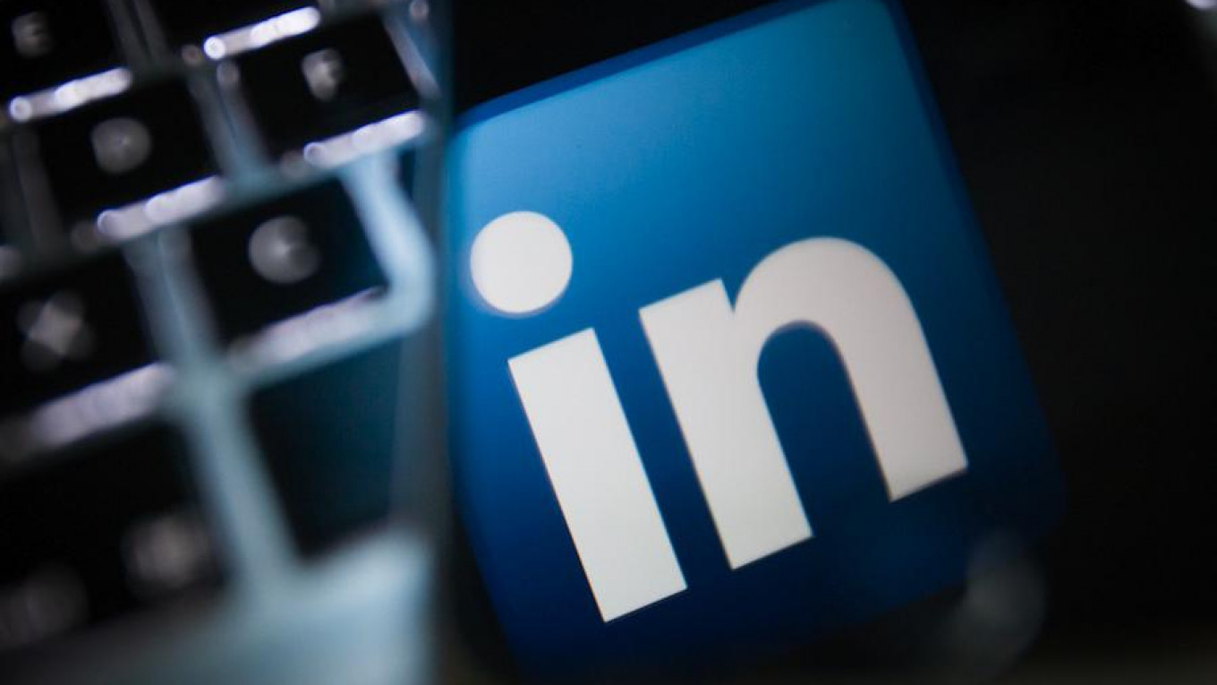 Russia Turns the Switch off on LinkedIn - The Moscow Times