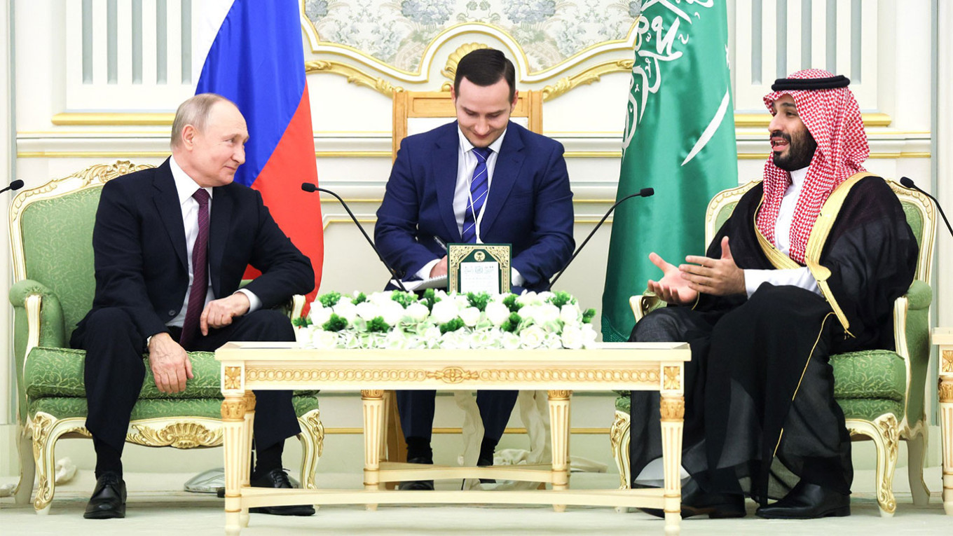 Putin Visits Saudi Arabia Uae On Middle East Tour The Moscow Times