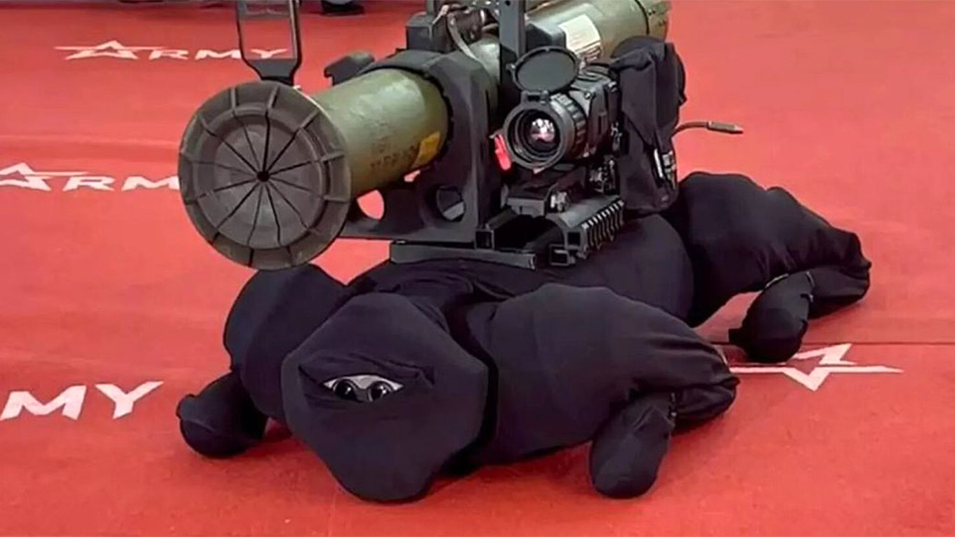 Rige Grøn dyr Russian RPG-Armed Robot Dog Revealed to Be Chinese Home Bot - The Moscow  Times