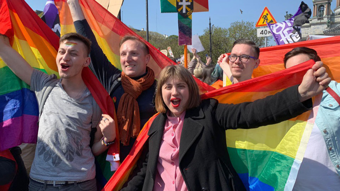 Russian Support For Lgbt Rights Hits 14 Year High Poll