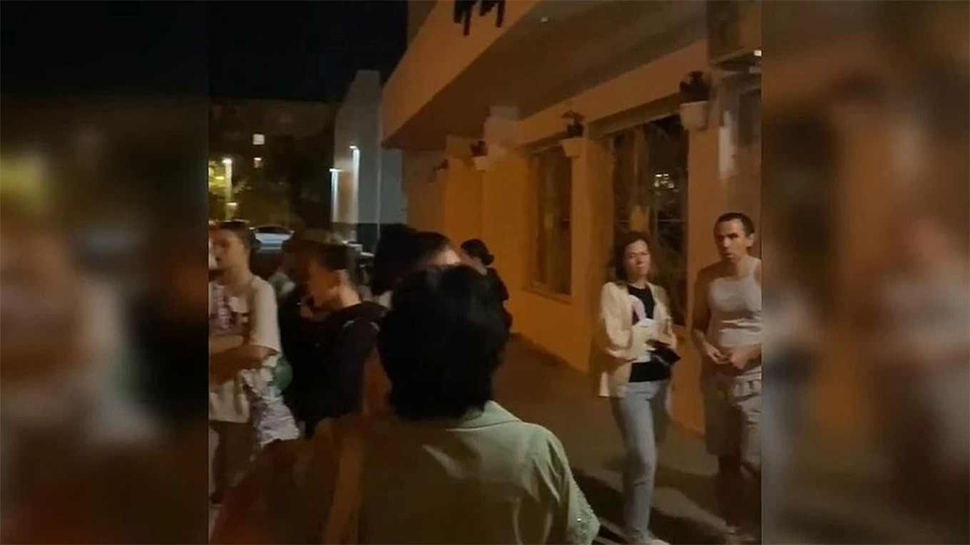 Residents in Annexed Crimea Turned Away From Bomb Shelter During Air Raid Alert