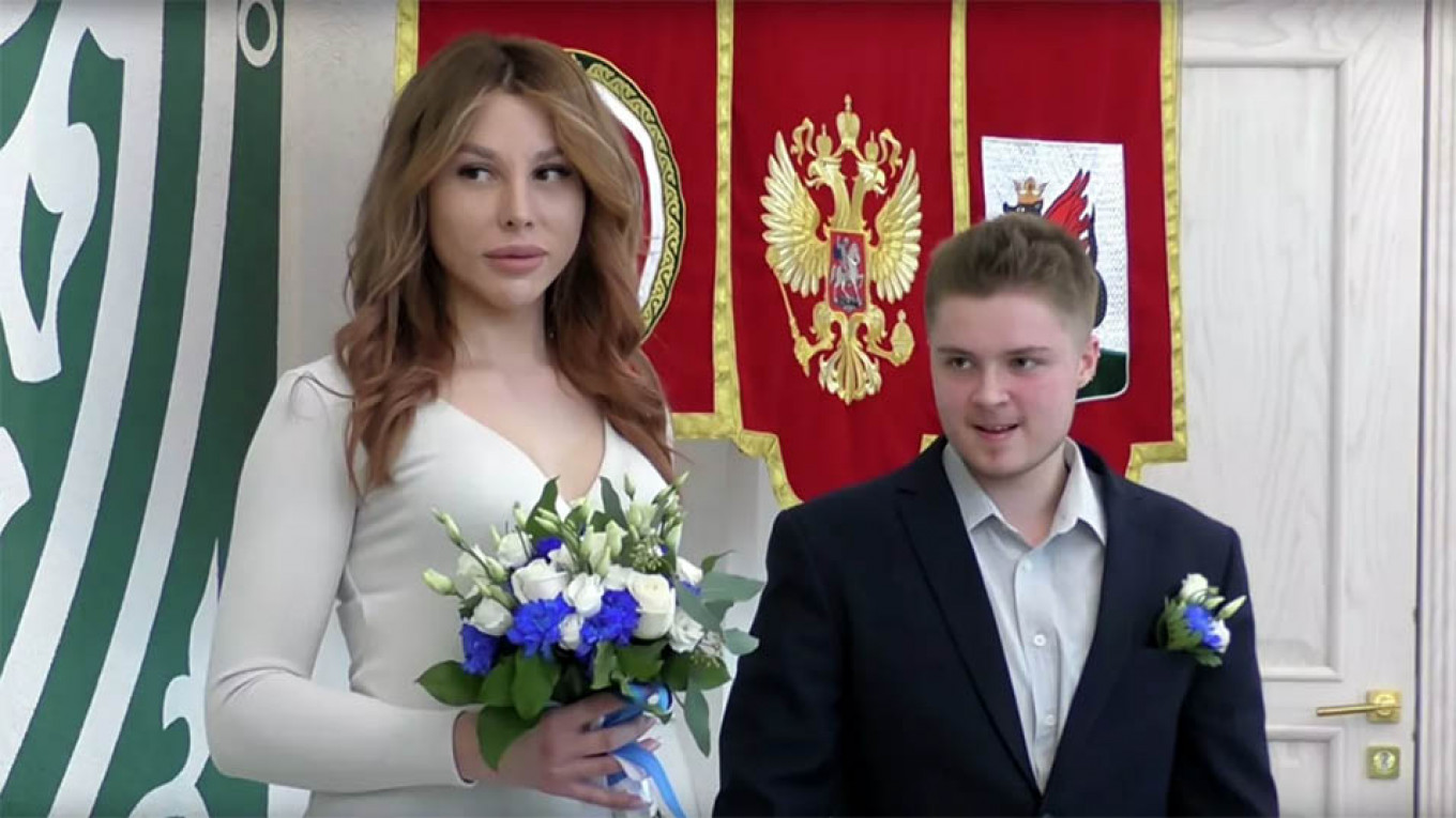 Did Russia Register Its First Transgender Marriage The Moscow Times