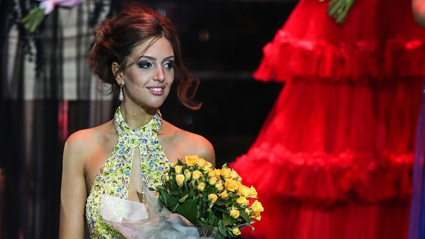 Moscow Beauty Queen Marries Malaysian King In Stunning Wedding