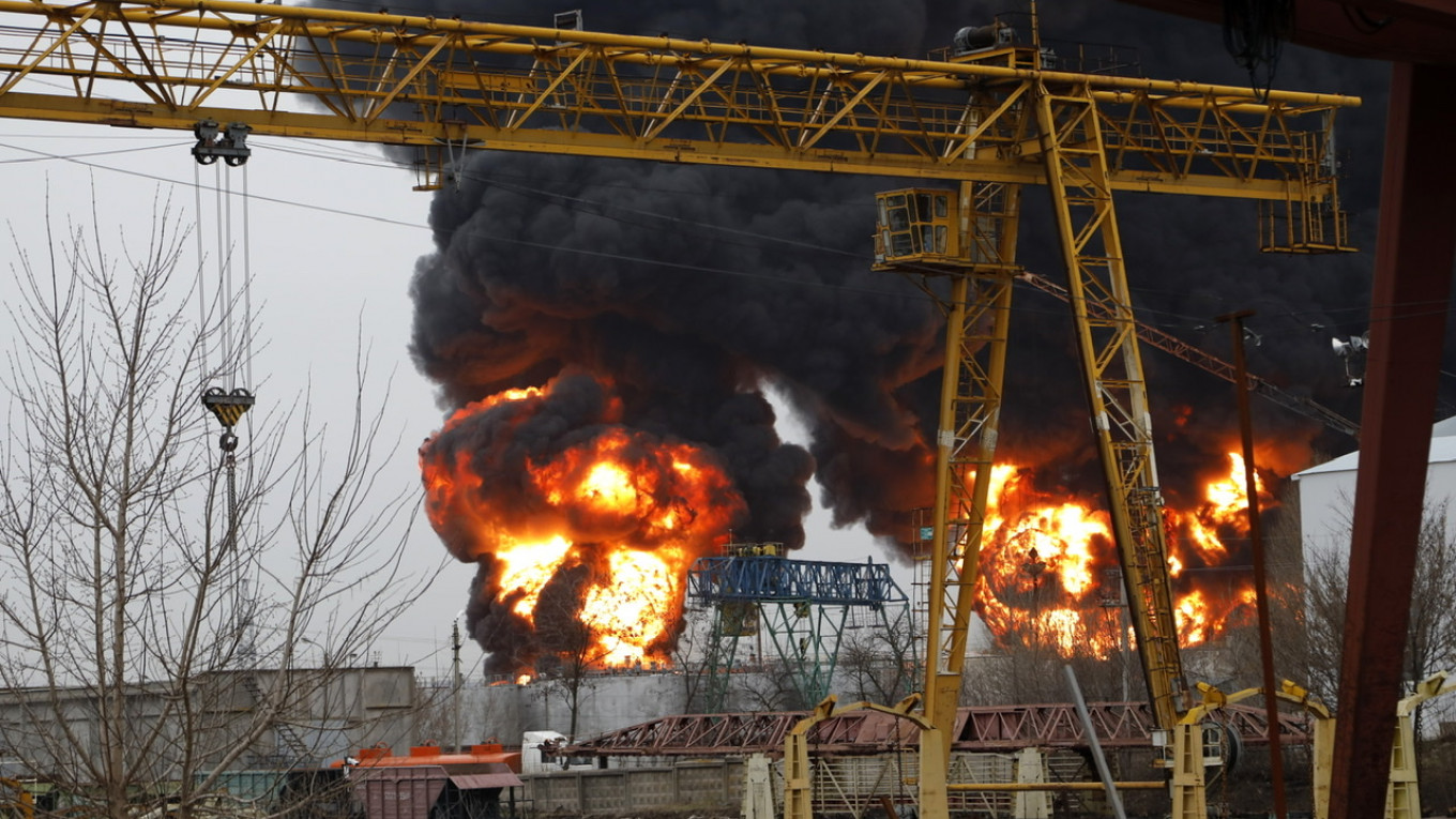 Ukrainian Helicopters Strike at Russian Oil Depot, Local Official Claims - The Moscow Times