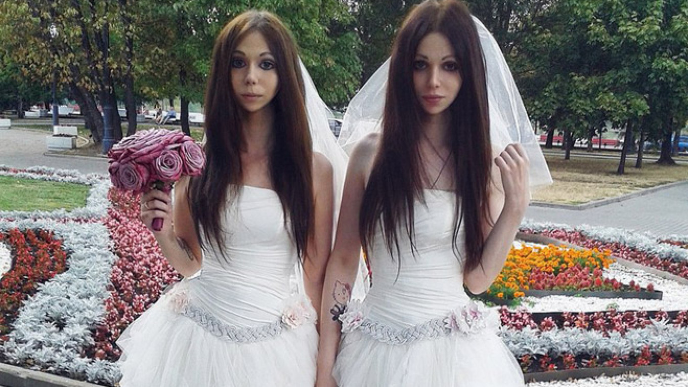 First 'Two-Bride' Marriage Held in Russia - The Moscow Times