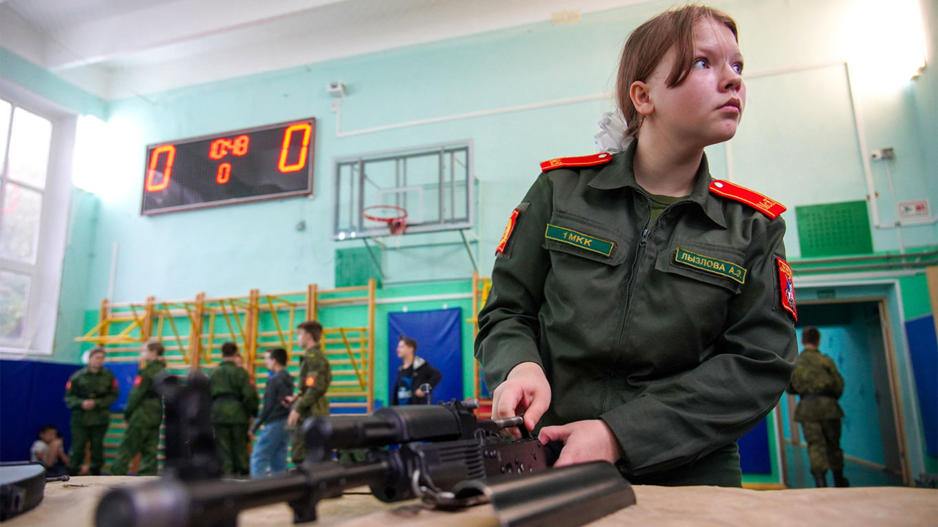 Russian Army Endorses Return of Soviet-Era School Military Training – Reports - The Moscow Times