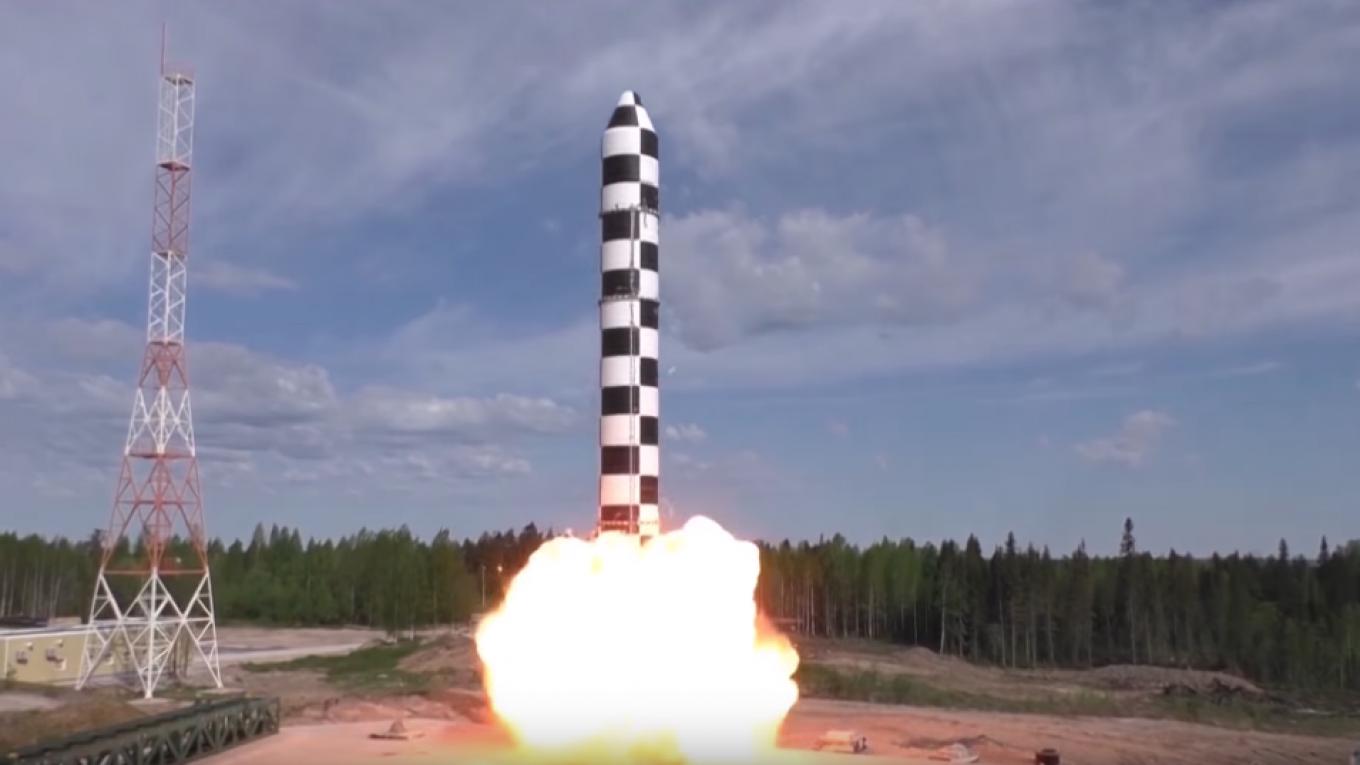 Russia Prepares Largest-Ever ‘Satan-2’ Ballistic Missile Tests - The