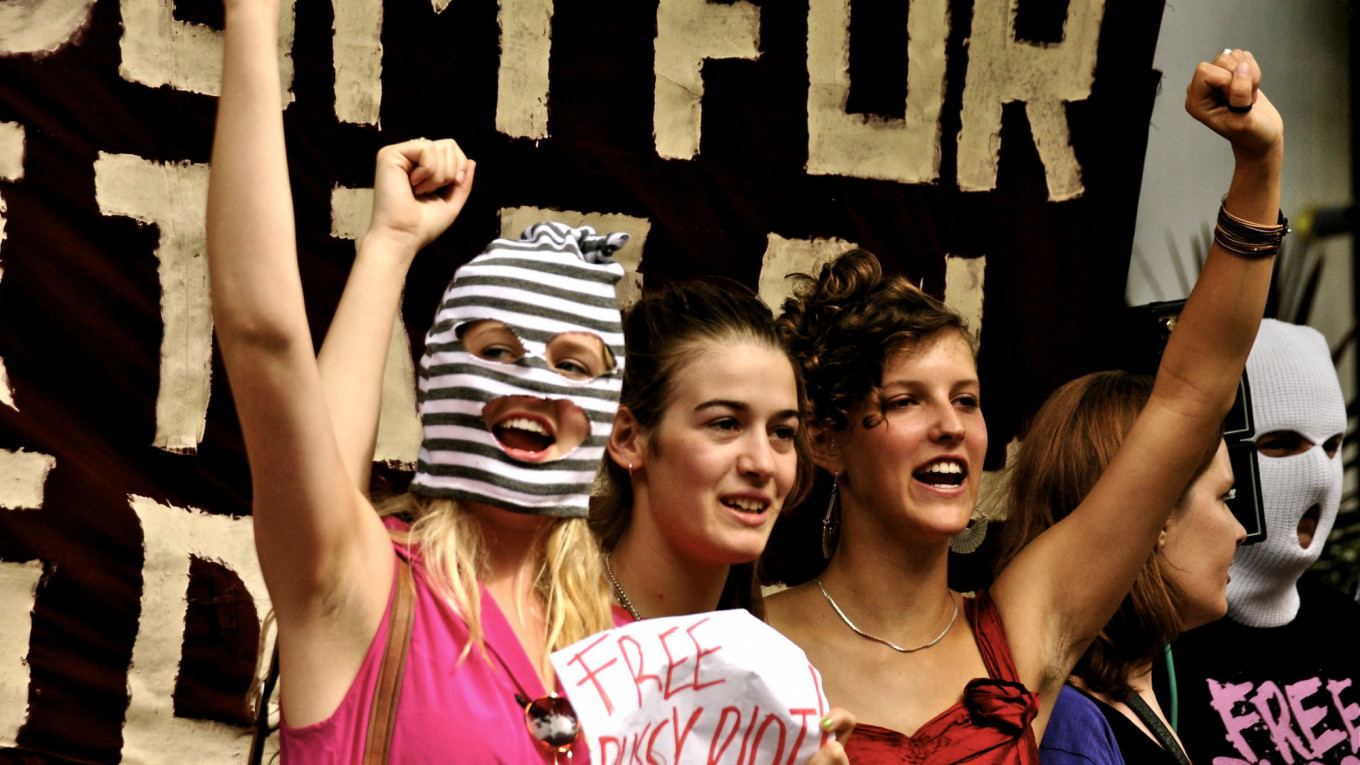 Why Is Russia Arresting Pussy Riot Members The Moscow Times