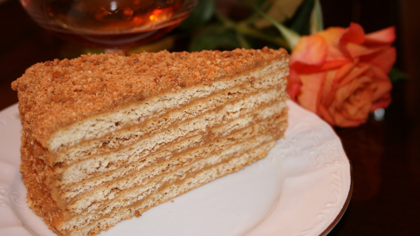 Medovik: Russia’s Famous and Mysterious Honey Cake - The Moscow Times