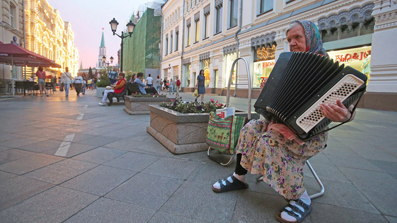 Can Russia Halve Its Poverty Level? - The Moscow Times