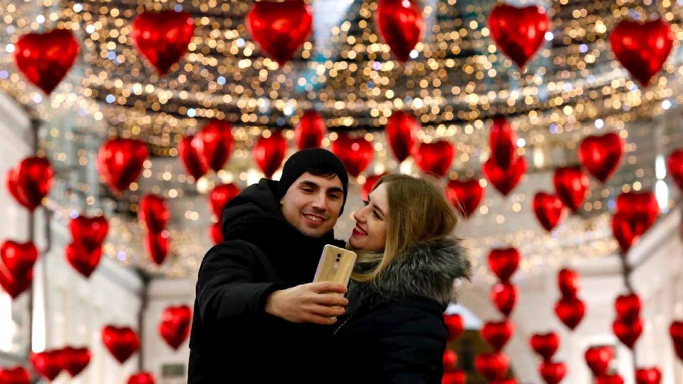 More Russian Men Confess To Being In Love Than Women On
