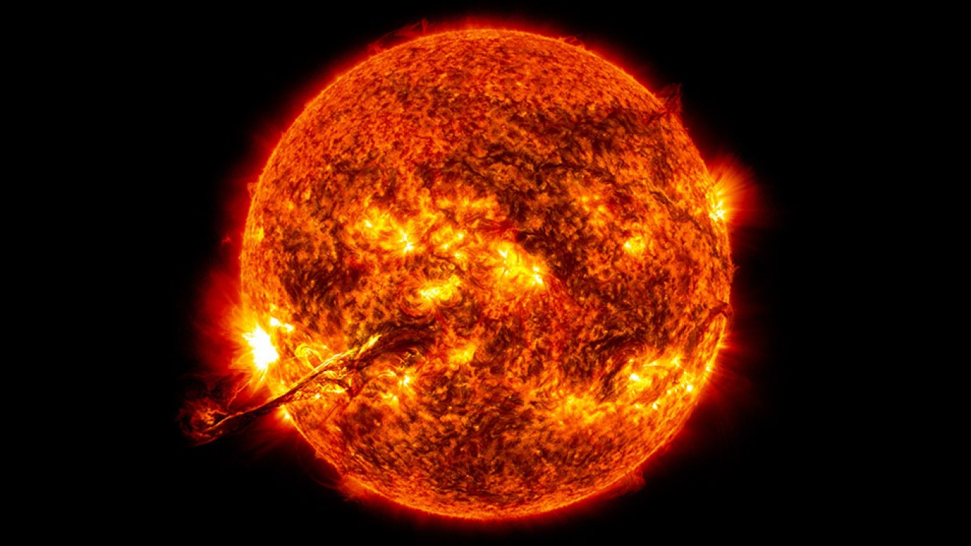 Russia Suspends Mission to the Sun - The Moscow Times