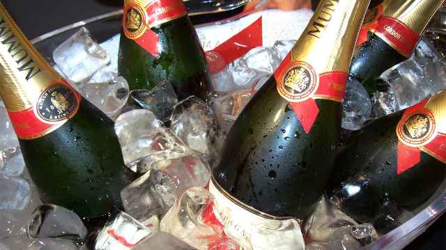 French Champagne Makers End Russia Boycott Despite Label Law - Bloomberg