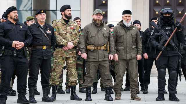 Kadyrov se ukázal v maskáčích od značky Louis Vuitton za