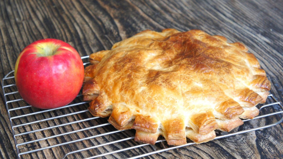 An Apple Pie to Celebrate August