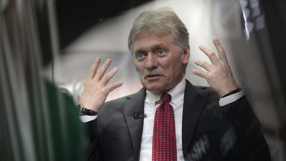 Peskov Defends Russia’s Media Crackdown as Part of ‘Information War’