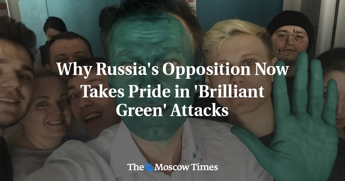Mengapa oposisi Rusia sekarang bangga dengan serangan ‘Brilliant Green’