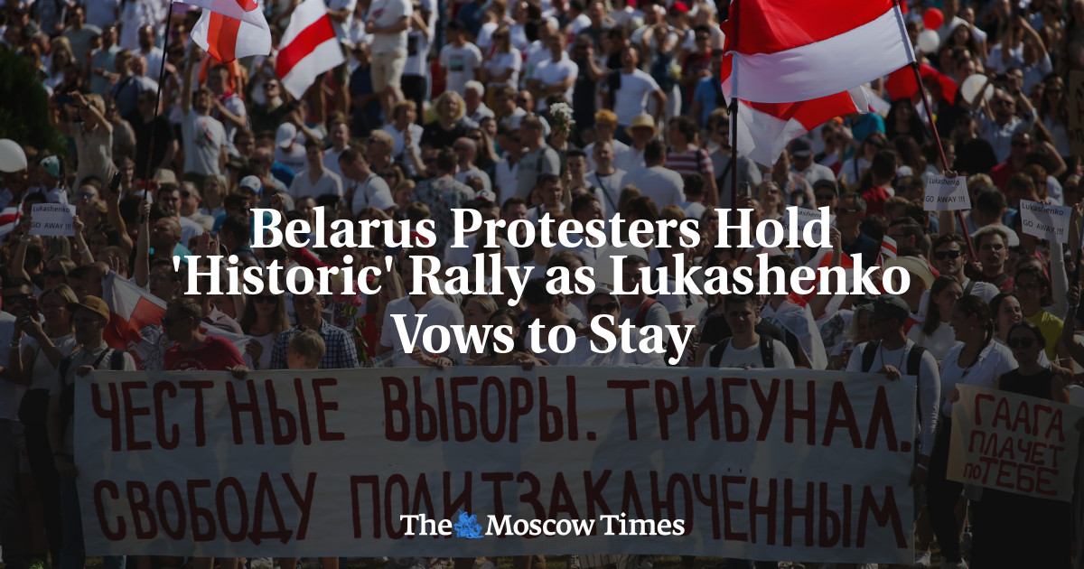Pengunjuk rasa Belarusia mengadakan unjuk rasa ‘bersejarah’ saat Lukashenko bersumpah untuk tetap tinggal