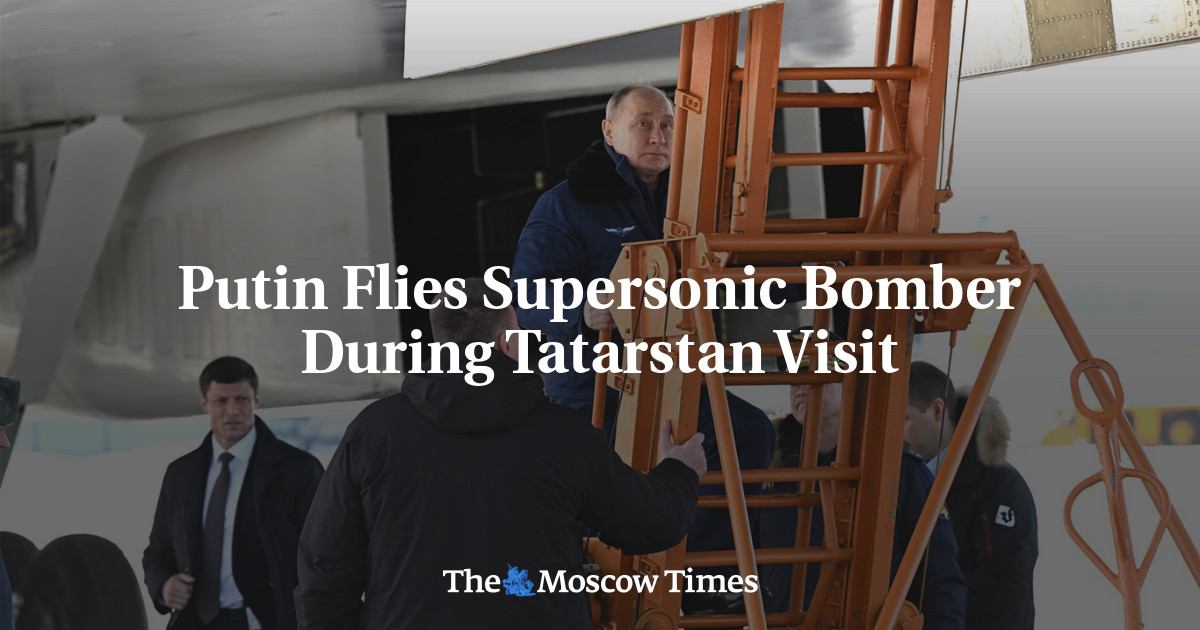 Putin fliegt während eines Besuchs in Tatarstan einen Überschallbomber