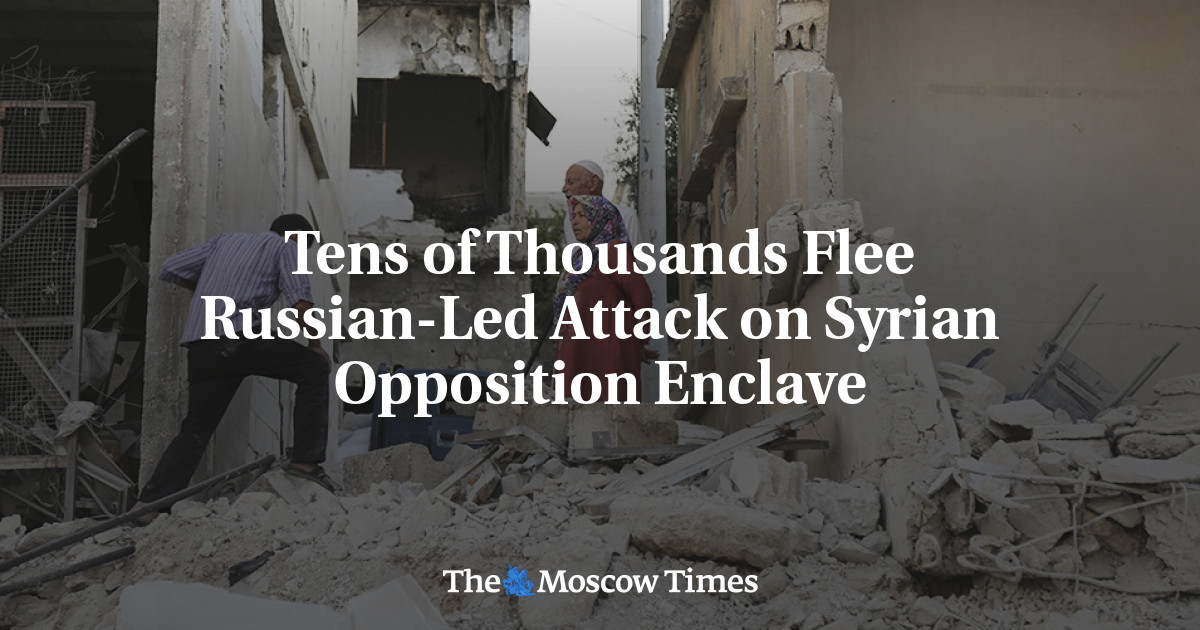Puluhan ribu melarikan diri dari serangan yang dipimpin Rusia di kantong oposisi Suriah