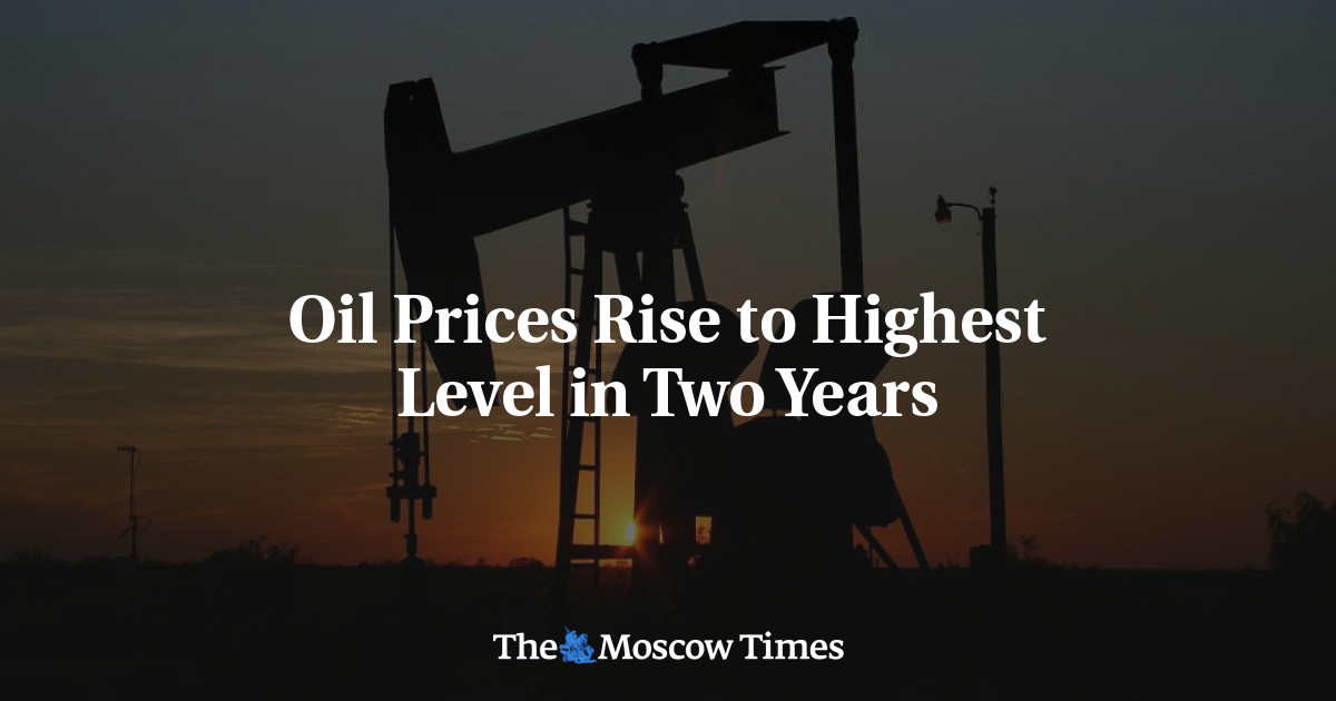 Harga minyak naik ke level tertinggi dalam dua tahun